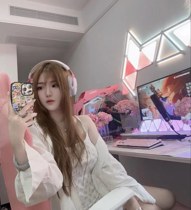逐梦娱乐品牌视觉展示图二